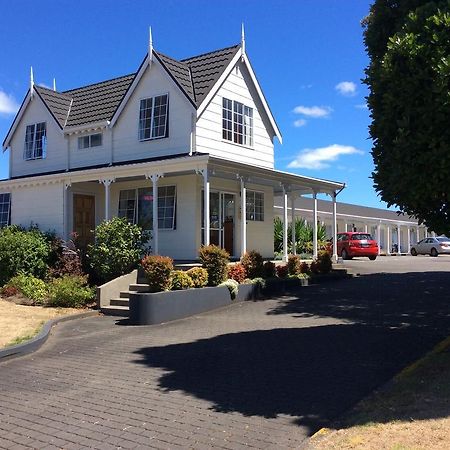 Kings Court Motel Whanganui Bagian luar foto