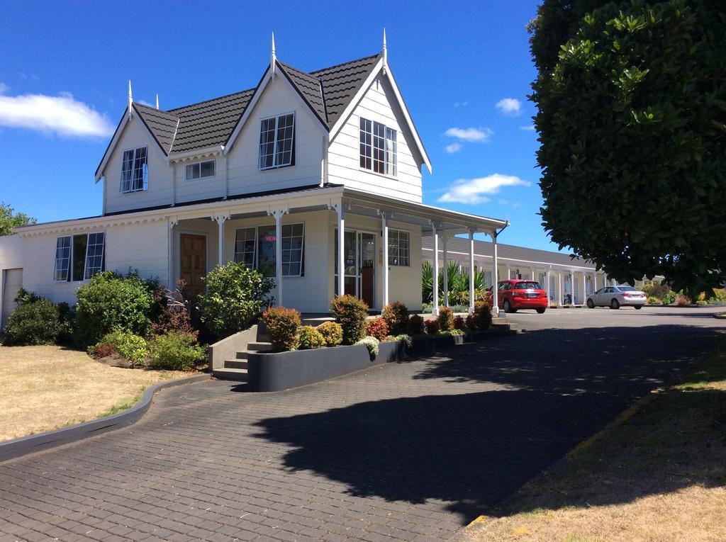 Kings Court Motel Whanganui Bagian luar foto