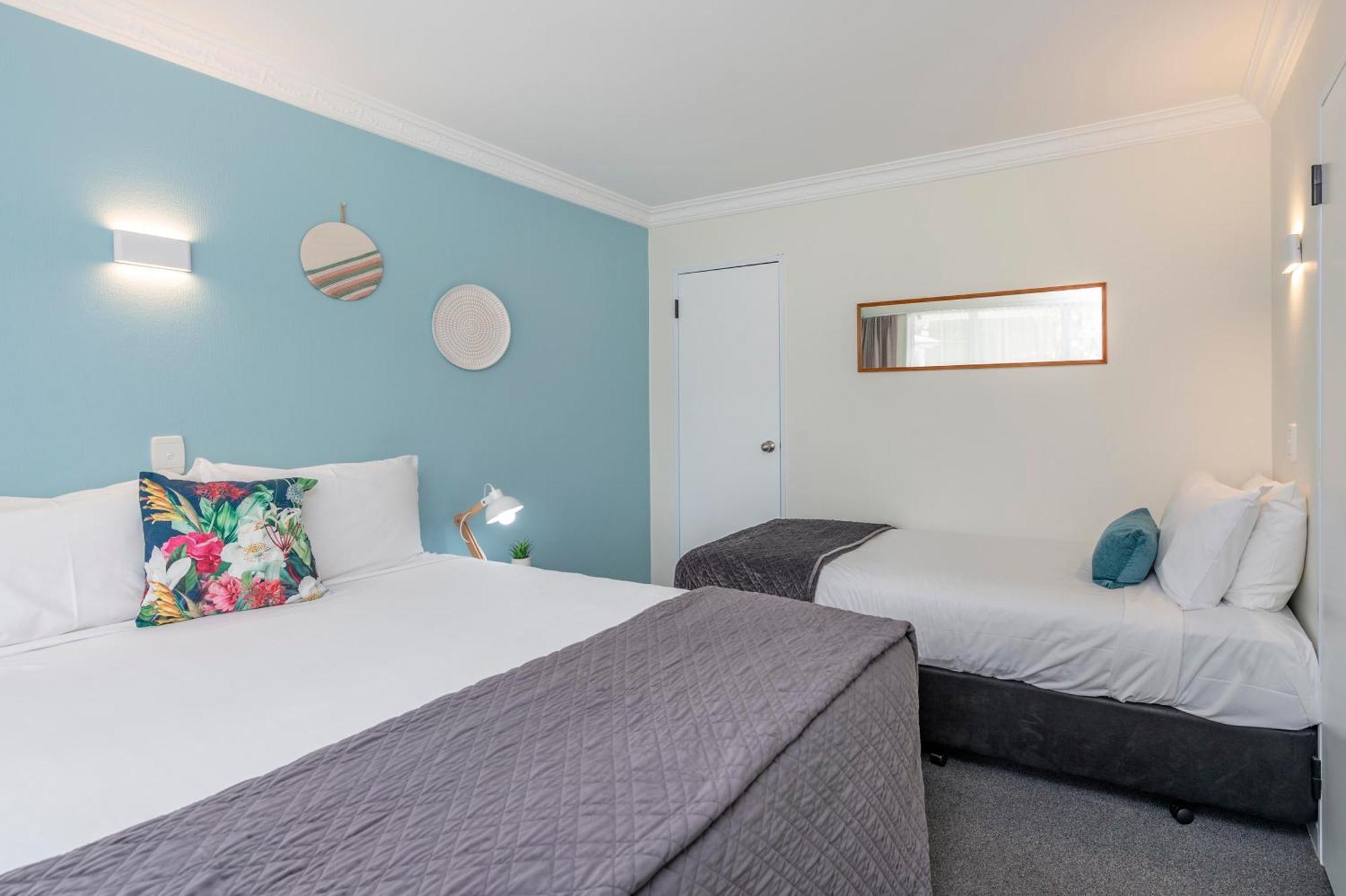 Kings Court Motel Whanganui Bagian luar foto