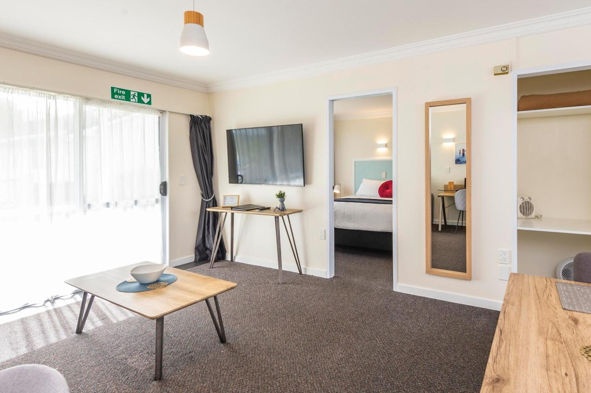 Kings Court Motel Whanganui Bagian luar foto