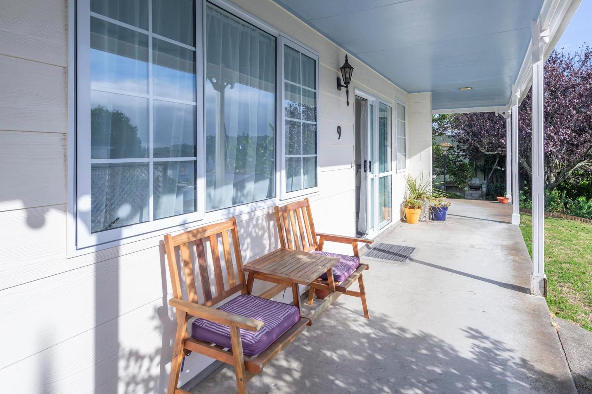 Kings Court Motel Whanganui Bagian luar foto
