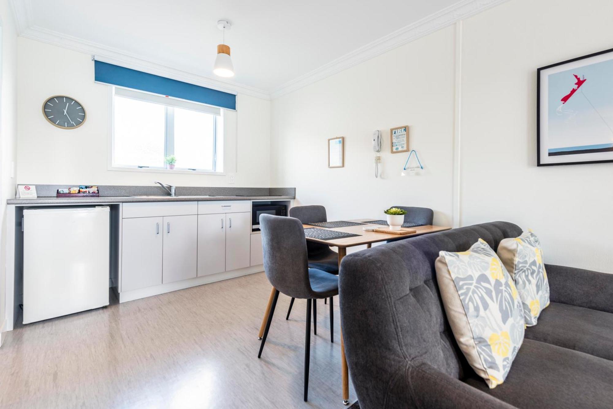 Kings Court Motel Whanganui Bagian luar foto