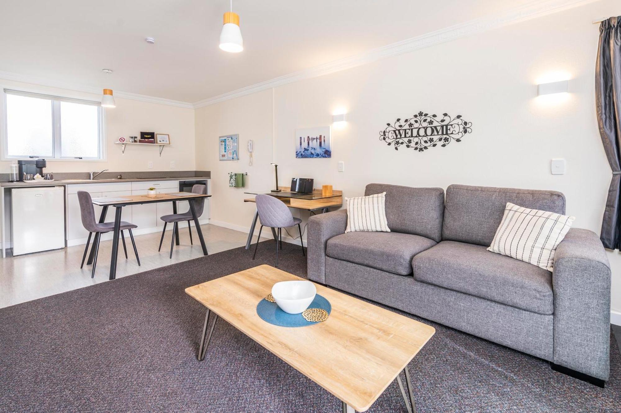 Kings Court Motel Whanganui Bagian luar foto