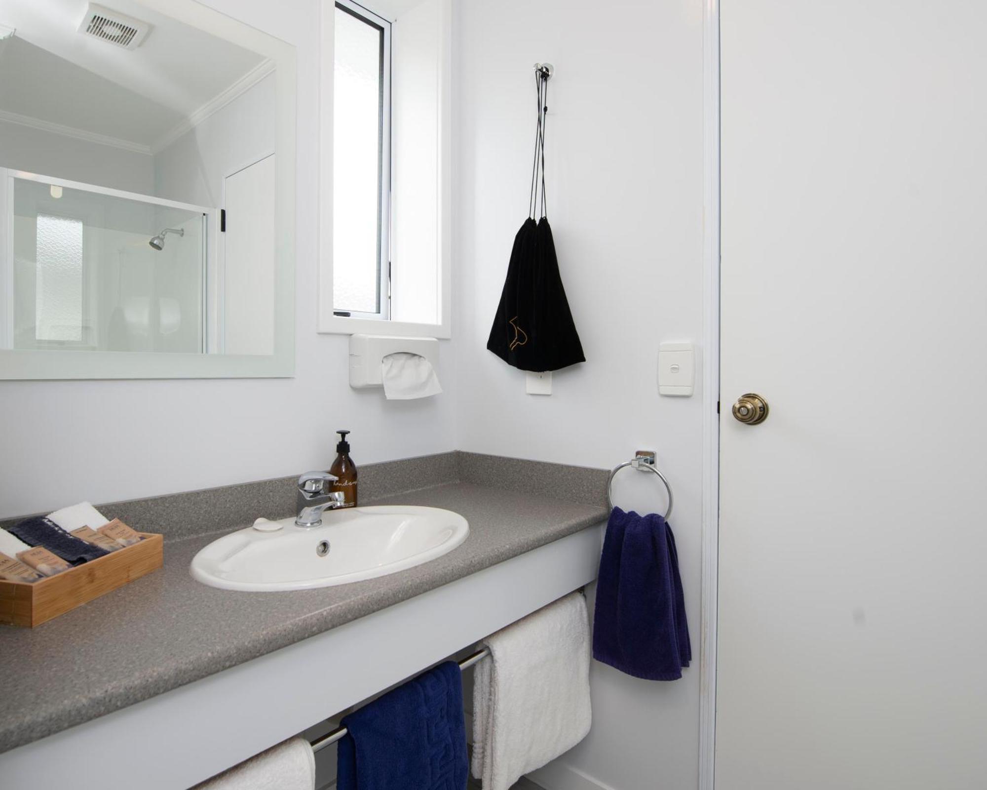 Kings Court Motel Whanganui Bagian luar foto