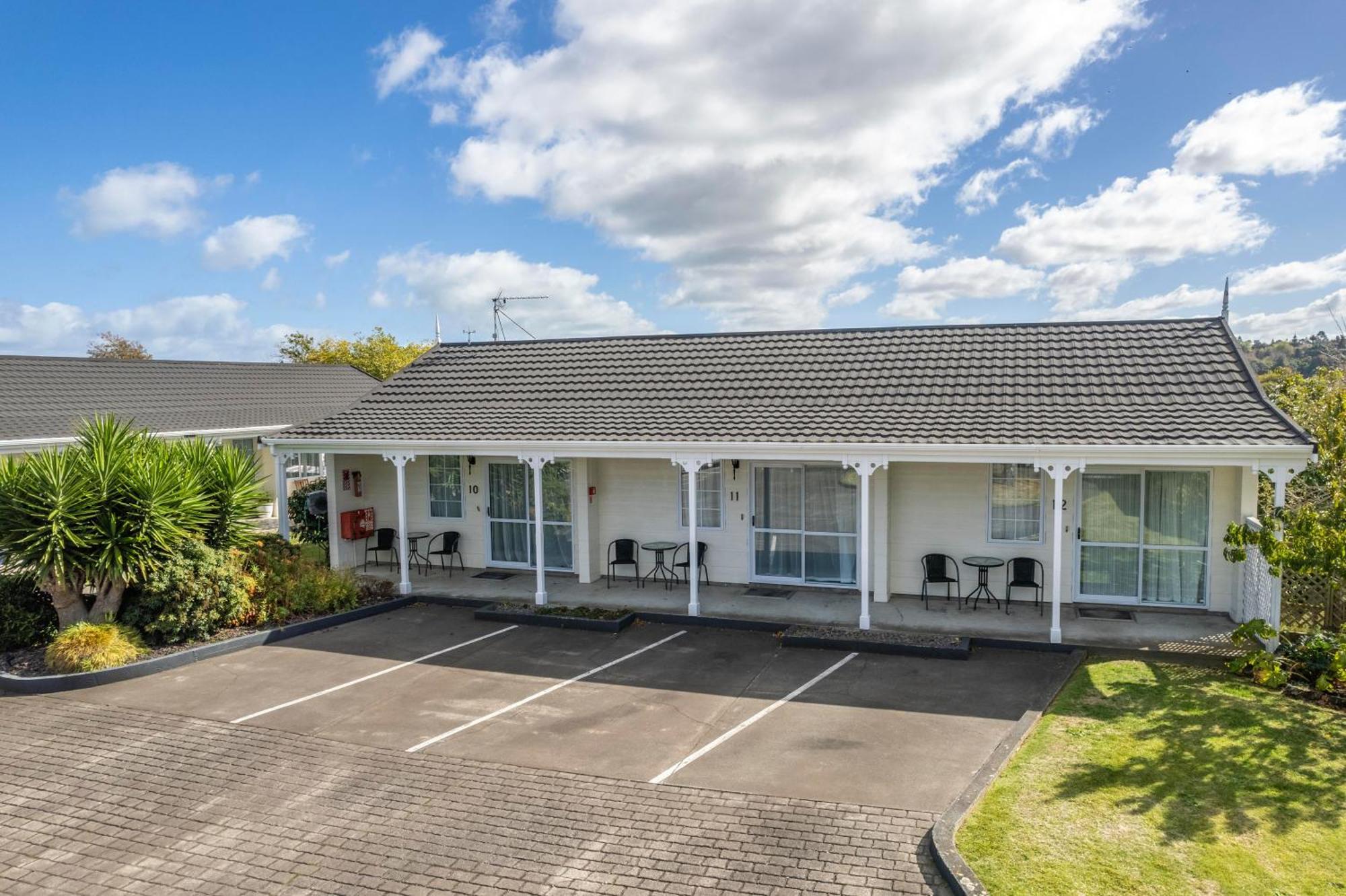 Kings Court Motel Whanganui Bagian luar foto