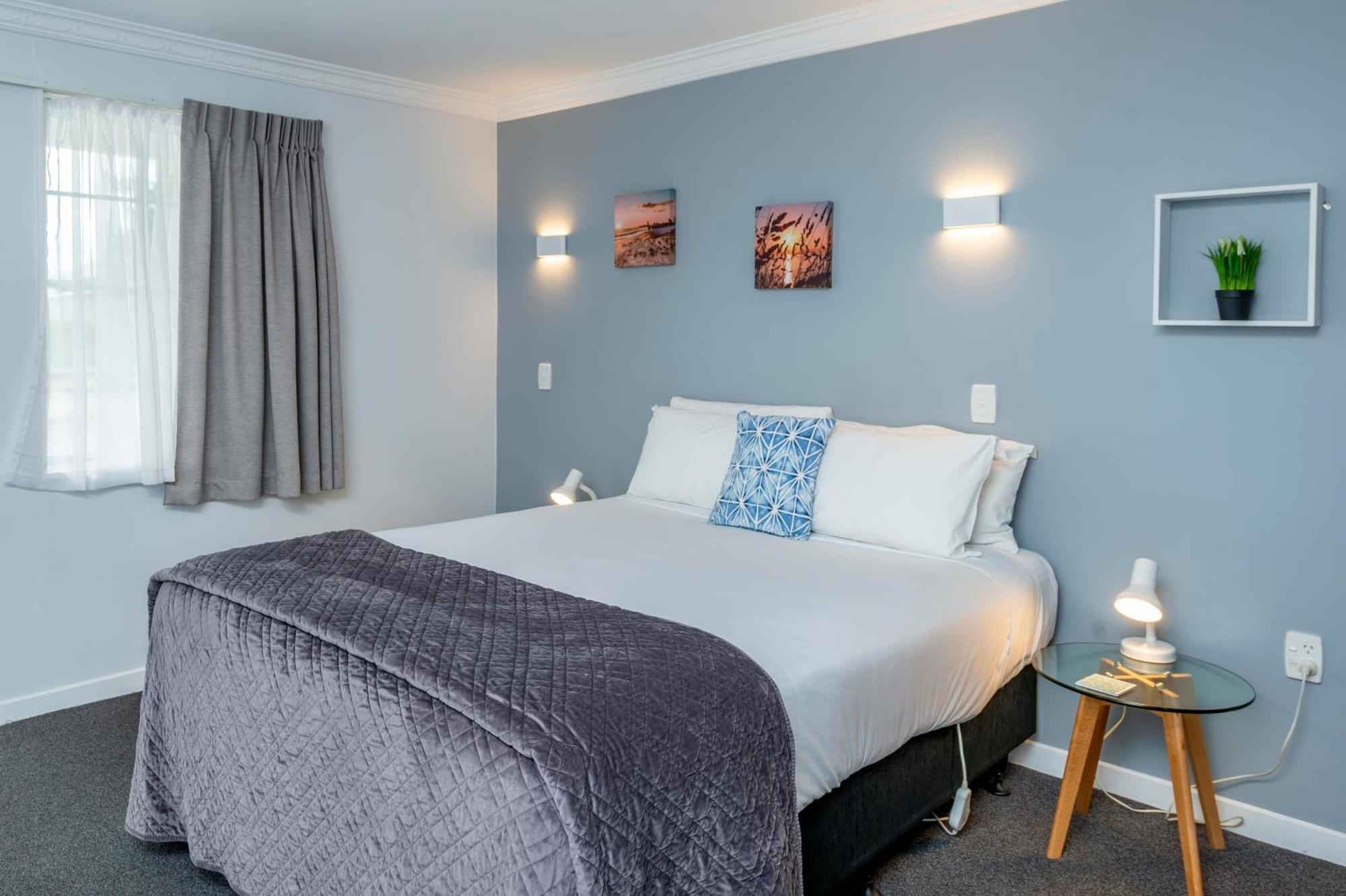 Kings Court Motel Whanganui Bagian luar foto