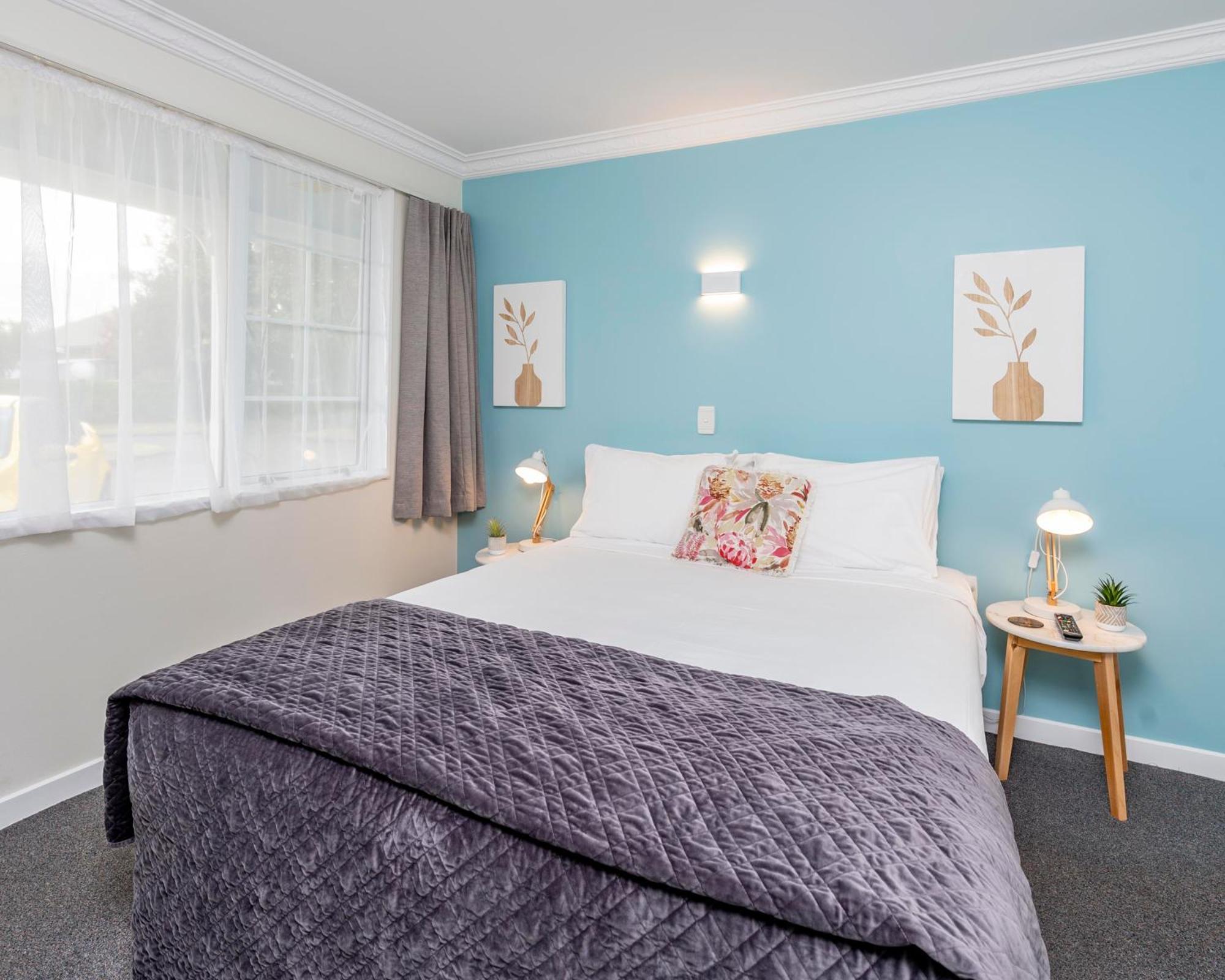 Kings Court Motel Whanganui Bagian luar foto