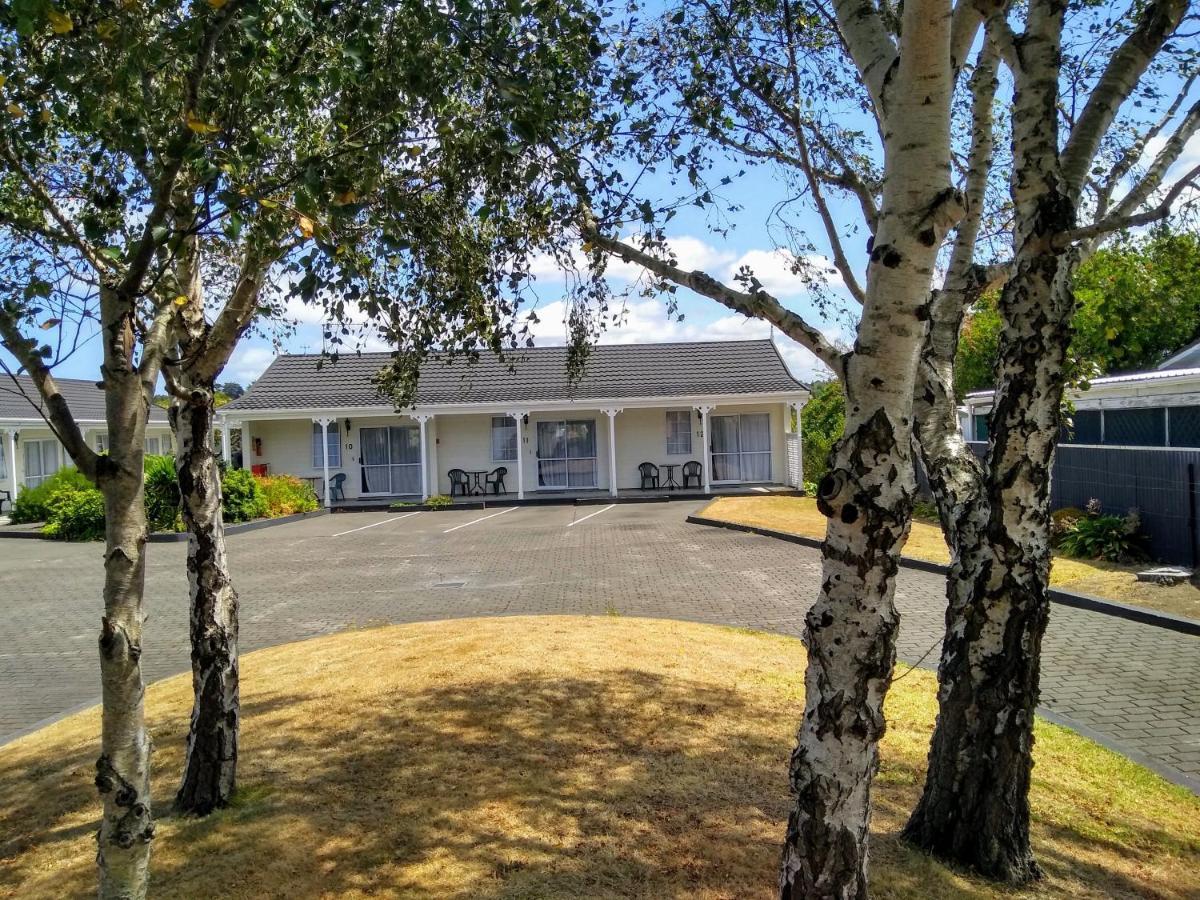 Kings Court Motel Whanganui Bagian luar foto
